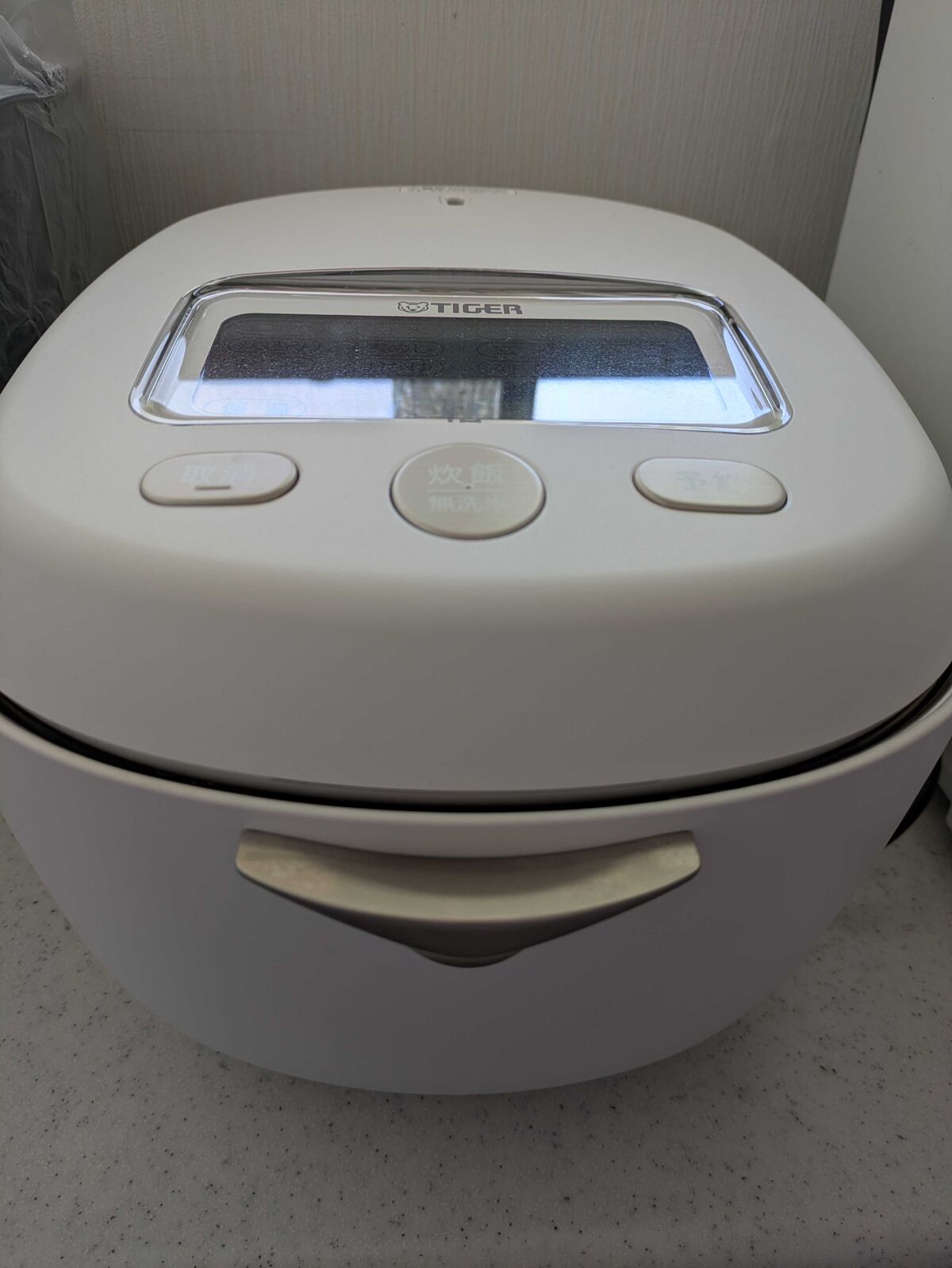 タイガー土鍋ご泡火炊き 白モデルの全体像