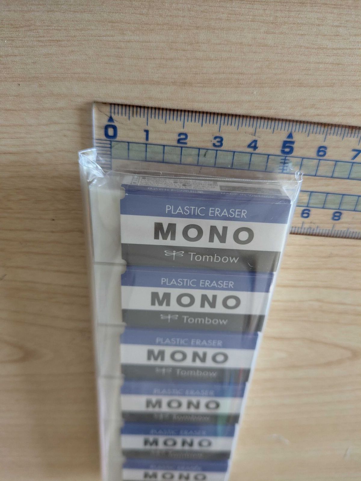 定規と並べたサイズ感