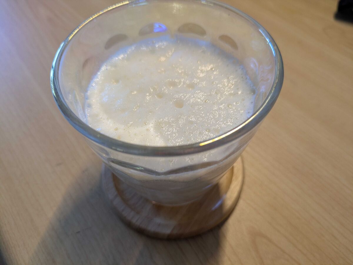 牛乳で溶かしたWINZONEプロテイン